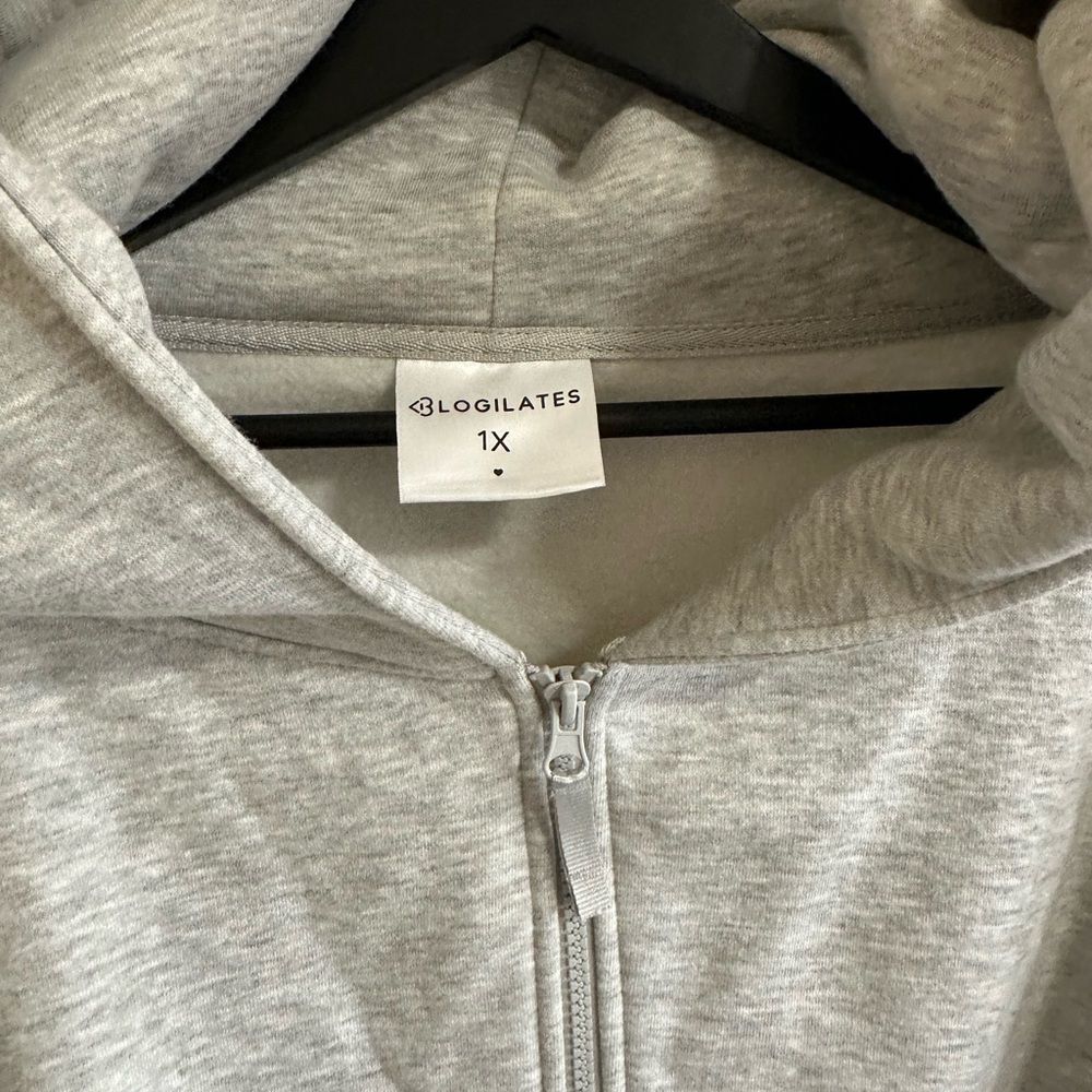 Blogilates zip up - Picture 3 of 3